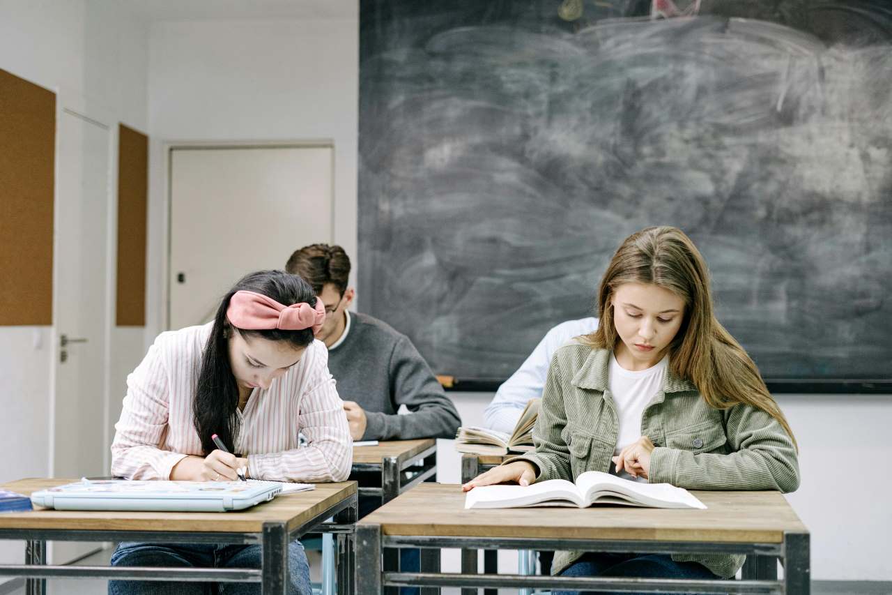 ▷ Las Carreras Universitarias MEJOR Pagadas del momento
