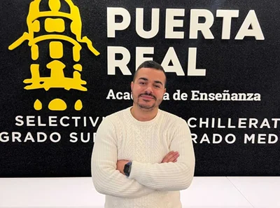 Omar Chriaa - Director del departamento de alumnos extranjeros en Academia Puerta Real