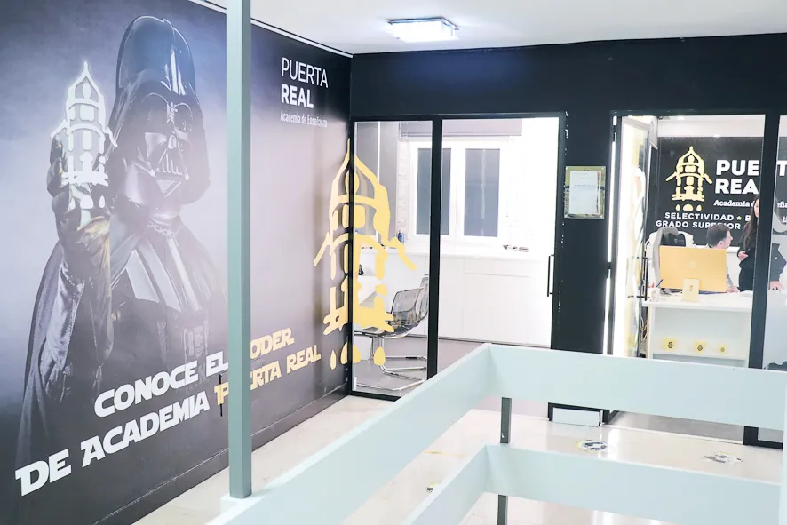 Instalaciones de Academia Puerta Real en Granada