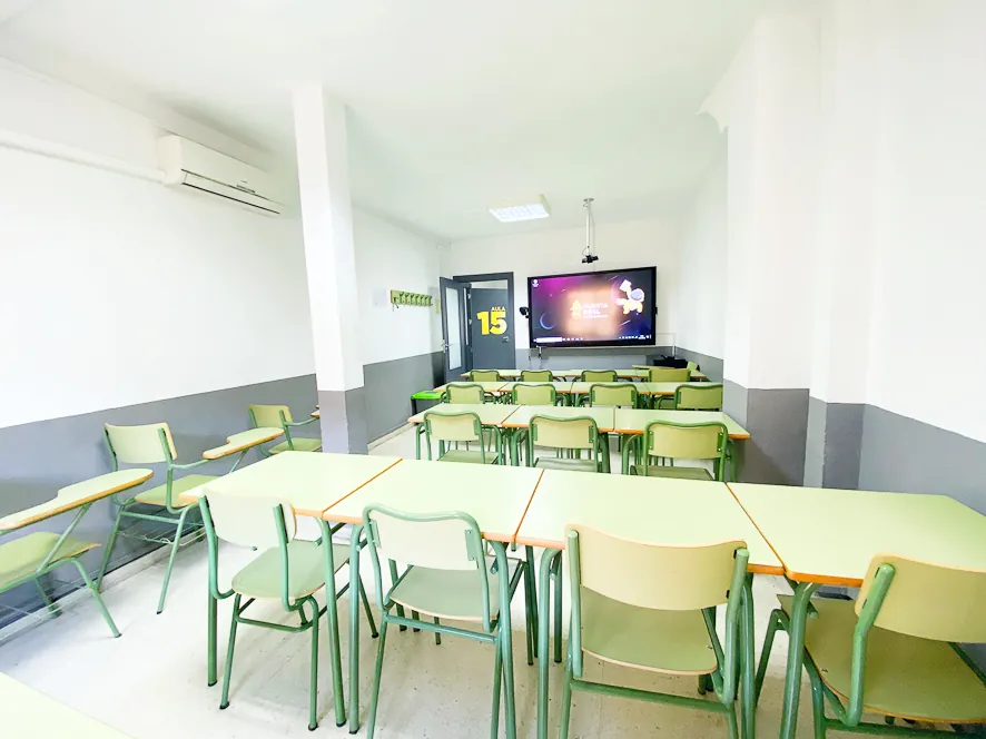 Instalaciones de Academia Puerta Real en Granada